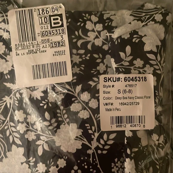 Lands End Supima Cotton Relaxed LS Floral Pattern Crew Neck Tee Small NWT - Picture 9 of 10